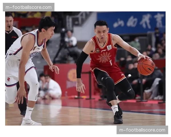 原帅三分球9投7中，山西汾酒半场领先广东华南虎