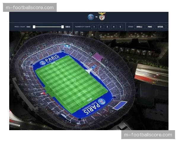 花絮：巴黎对阵摩纳哥赛前，王子公园球场展示致敬姆巴佩的TIFO